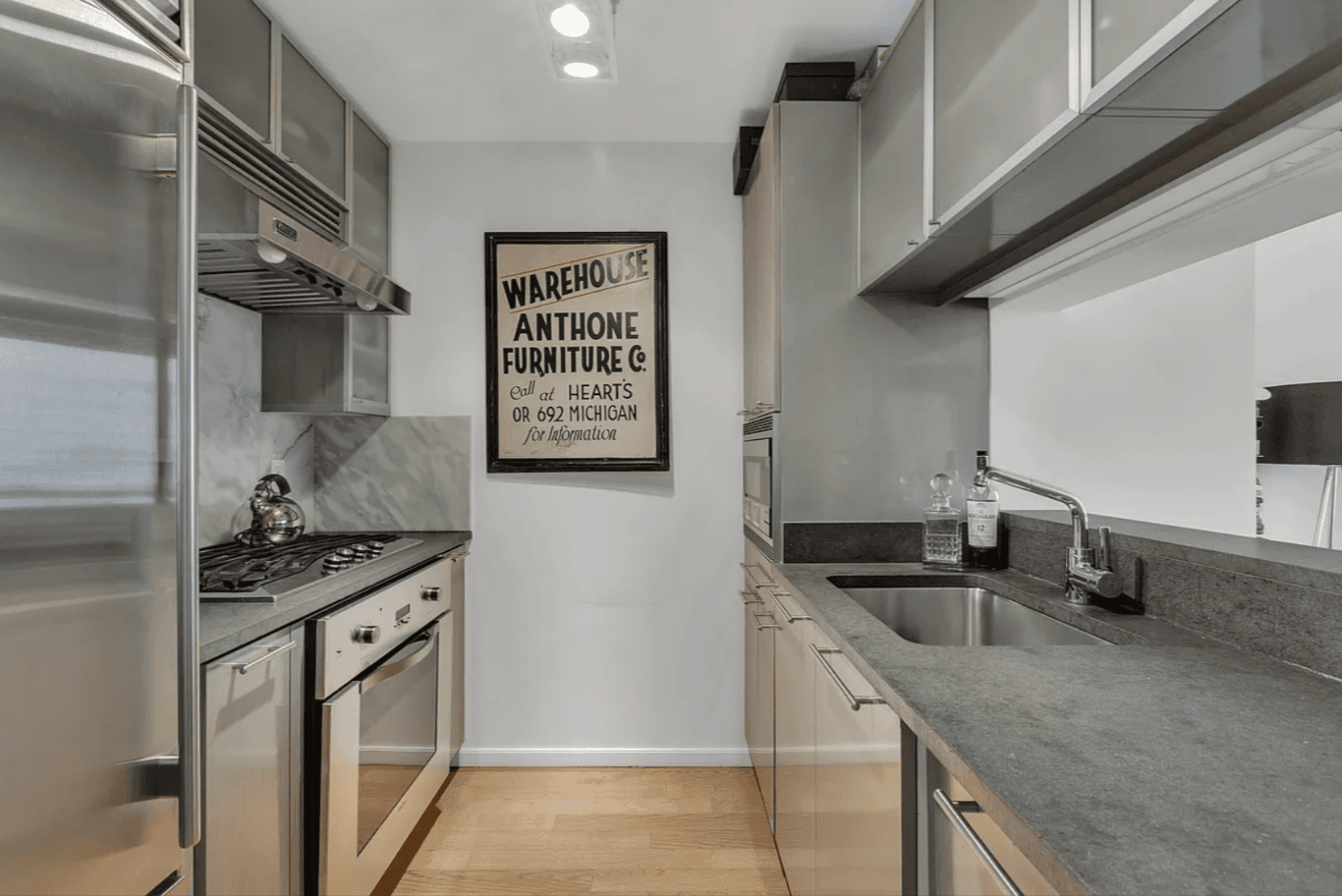 Enter into this loft like one bedroom with bright northern exposure and floor to ceiling windows offering city amp ; Hudson River views.
