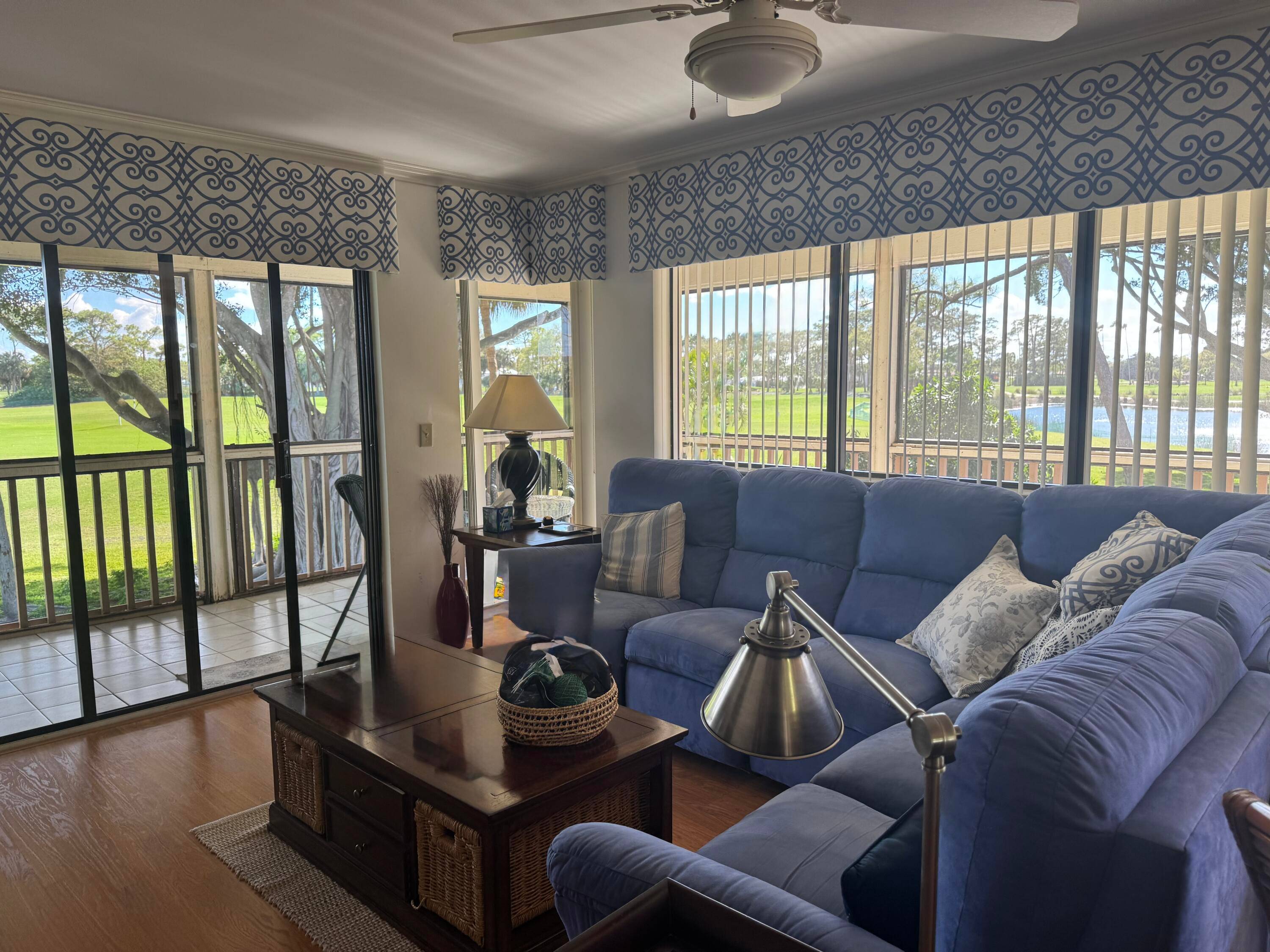 Gorgeous bright and sunny villa with amazing panoramic views of Golf Course and Lake.