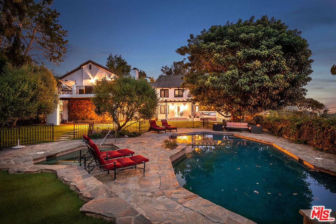 1743 Westridge Rd 5BR Brentwood La