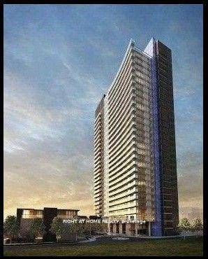 Unobstructed west view facing park, hight floor with 9 ft ceiling, 688', 1 1 unit, large den, minutes to 401, 404, subways and go.