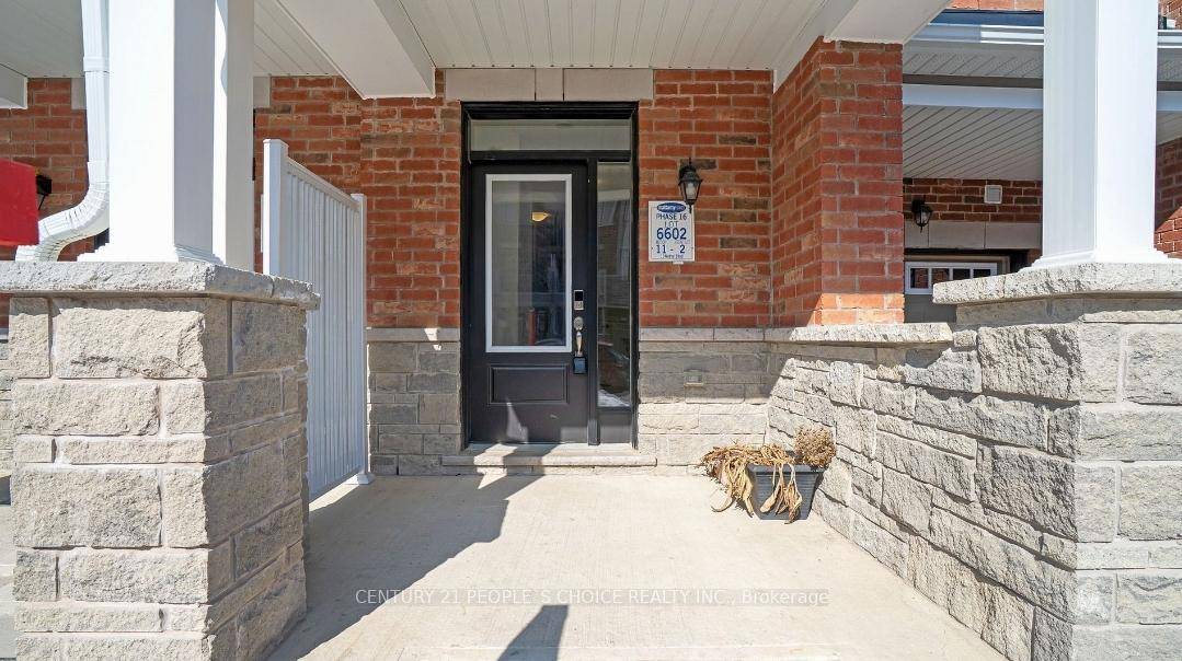 Welcome to this stunning 3 bedroom, 3 bathroom freehold townhouse, located in the prestigious Northwest Brampton community.