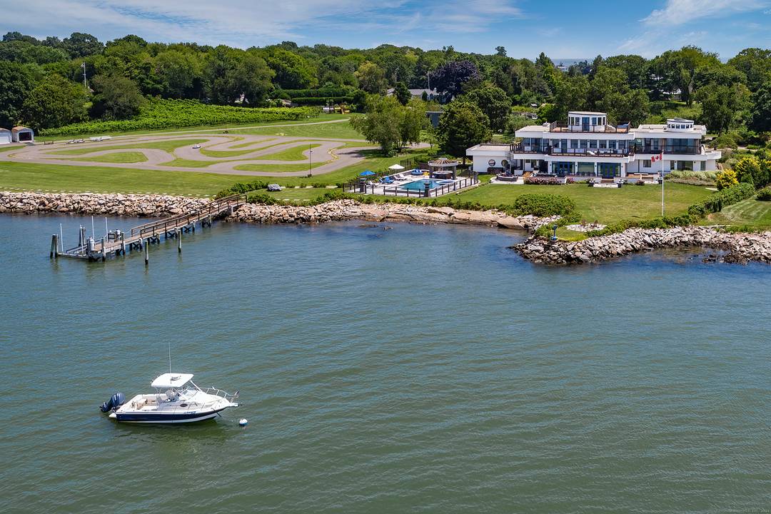Waterfront.. Sachems Head Welcome to a Unique opportunity to purchase some of the finest waterfront properties to ever become available on the entire Connecticut Shoreline.