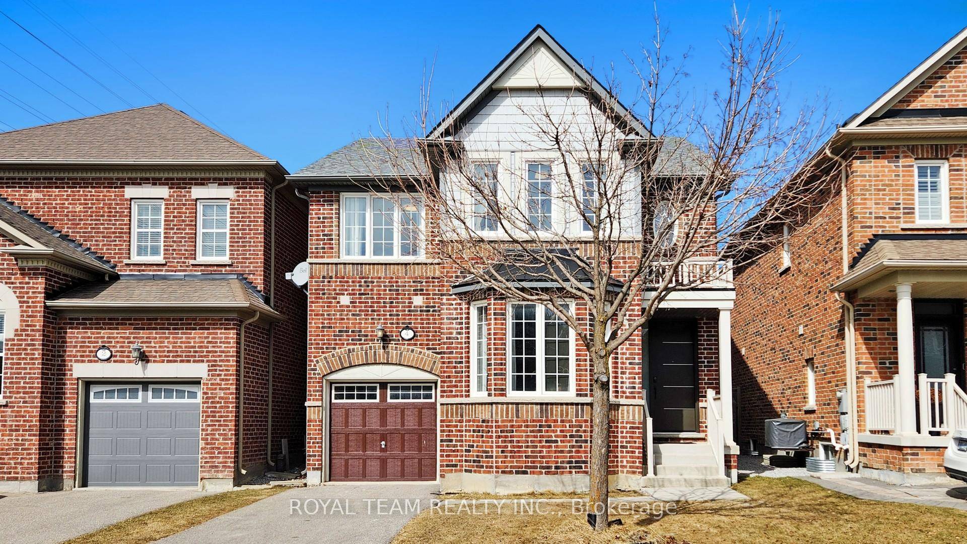 Beautiful 4 Br Home Offers A Comfort and Modern Upgrades.