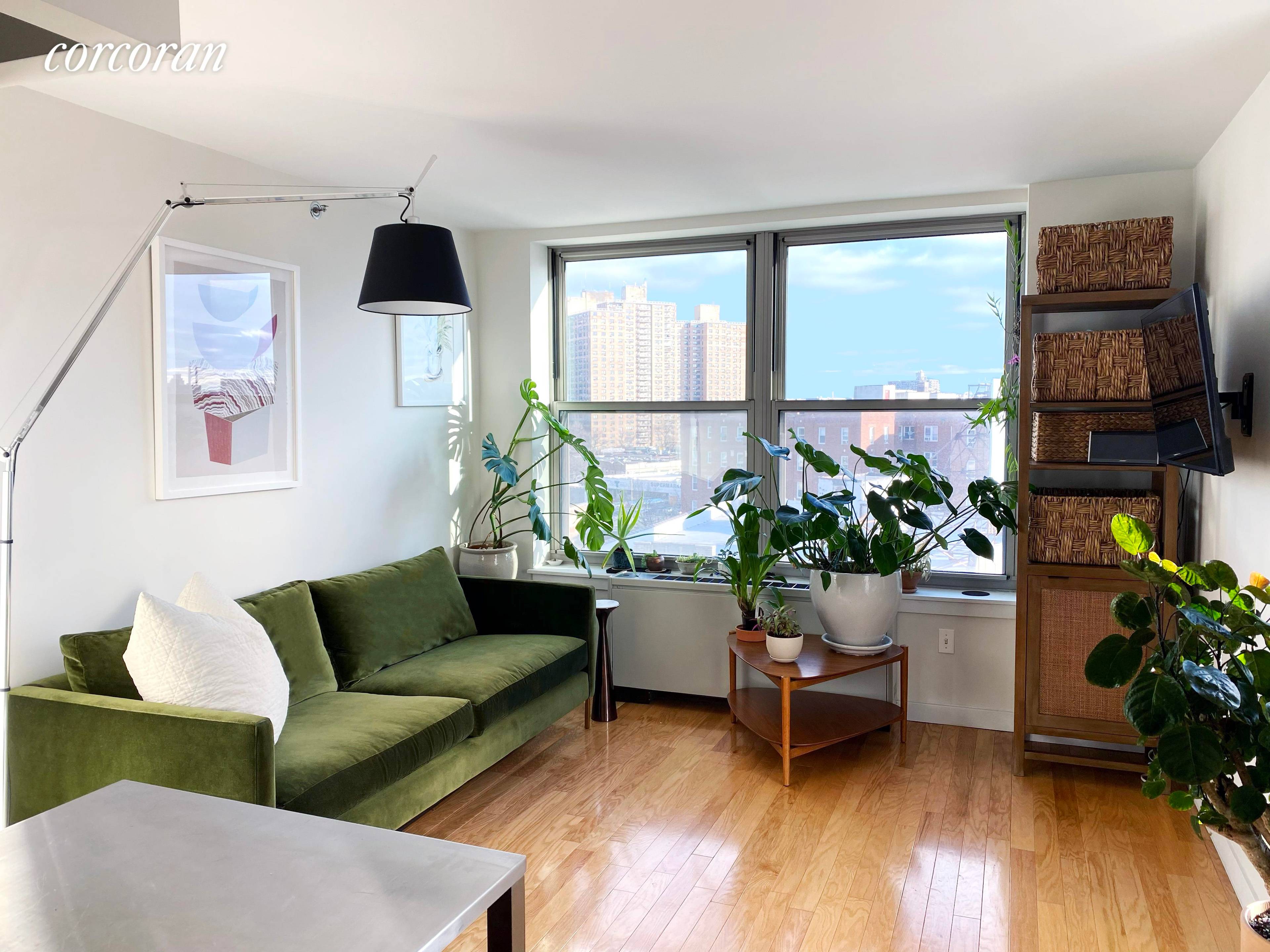 NO FEE 2 Months Free Penthouse one bedroom with a lovely open view !