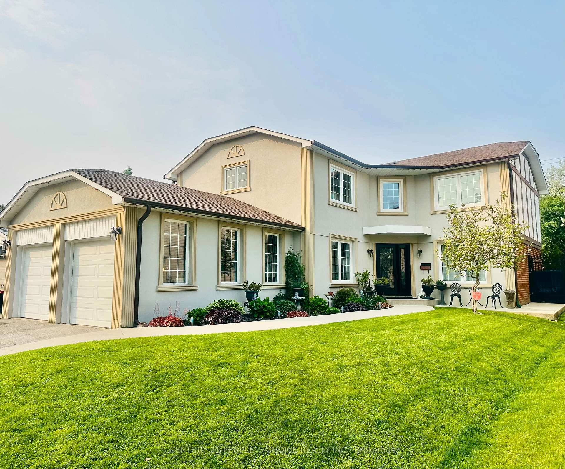 Welcome To This Centeraly Located Very Close To Brampton Civic Hospital and Bramalea City Centre Mall.