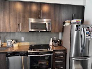 Bright Spacious Unit In The Heart Of Square One, Luxury, Great Location Steps From All Amenities, Close To Square One, One Bedroom Plus One Den, Modern Finishes Throughout Spacious amp ...