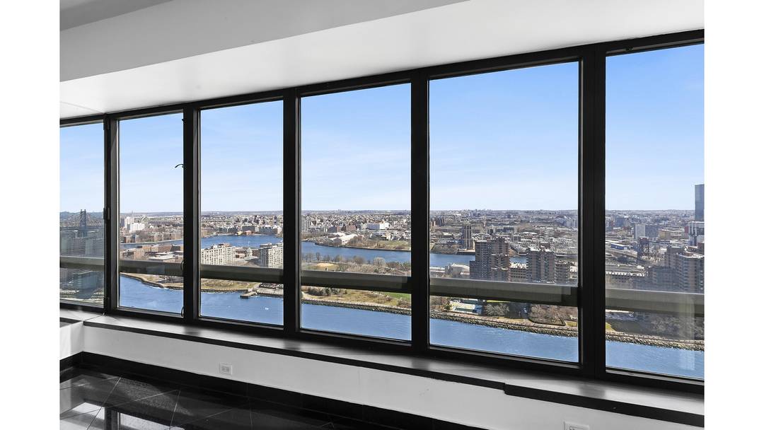 Very high floor, corner apartment, 2Beds 2.