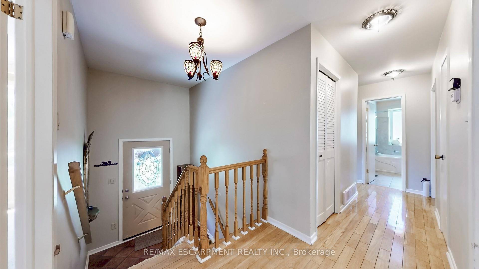 Welcome to This Well Maintained Raised Bungalow in One of Orangeville's Most Desirable Neighbourhoods !