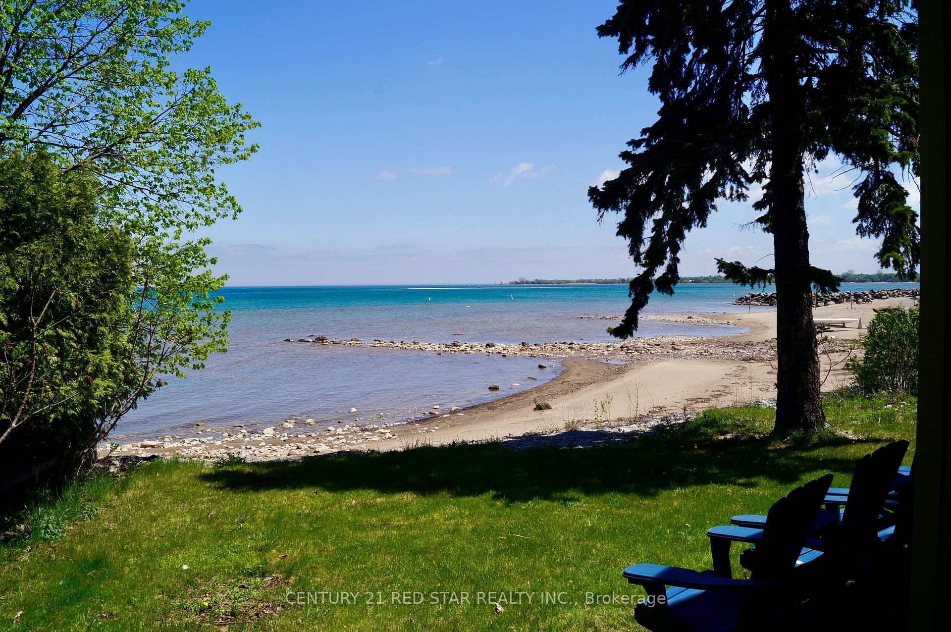 EXCLUSIVE WATERFRONT RETREAT PRIME GEORGIAN BAY FRONTAGE !