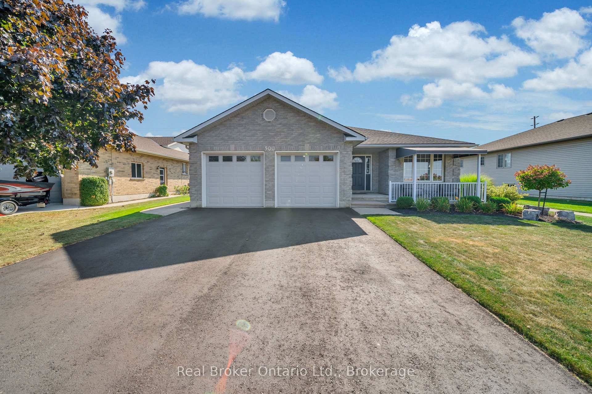 This beautifully updated detached bungalow offers the perfect blend of style, comfort, and convenience, located in a highly desirable neighborhood close to all of Listowel's amenities.