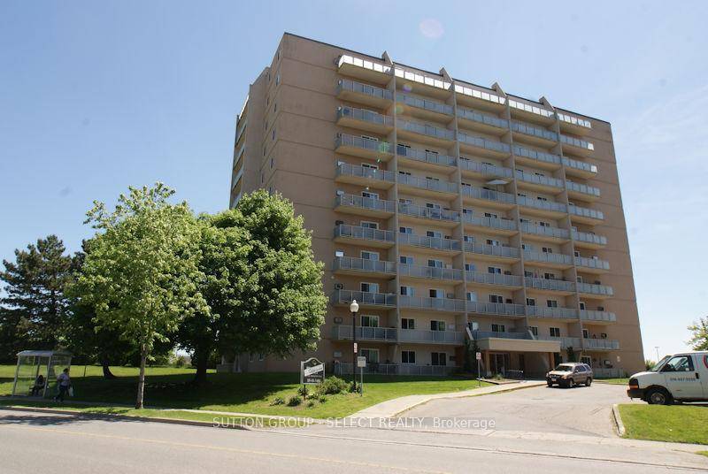 Spacious and bright 2 bedroom unit facing east with a big balcony.