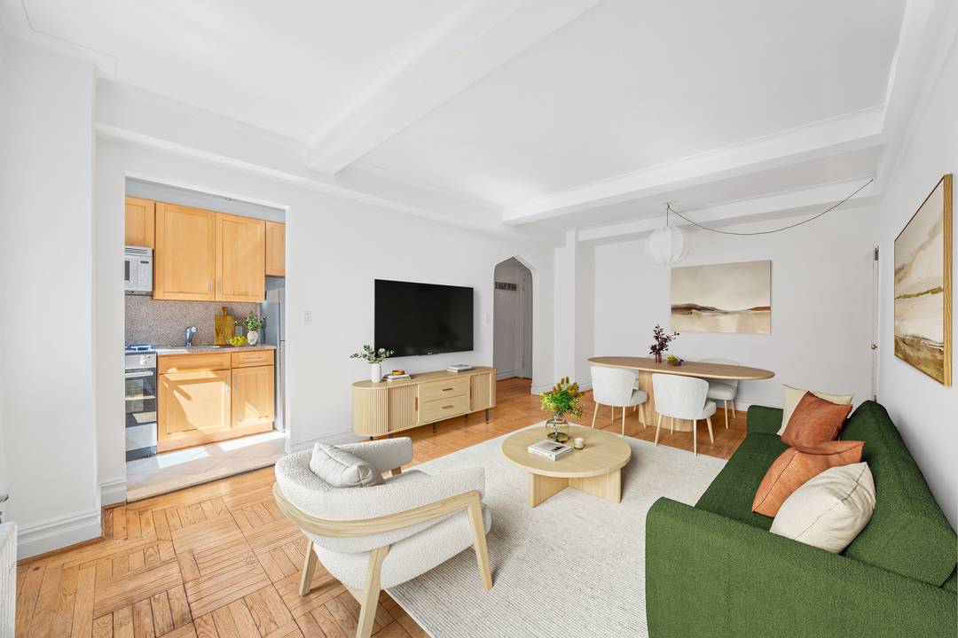 A price to entice by far the most bang for the buck on Riverside Drive !