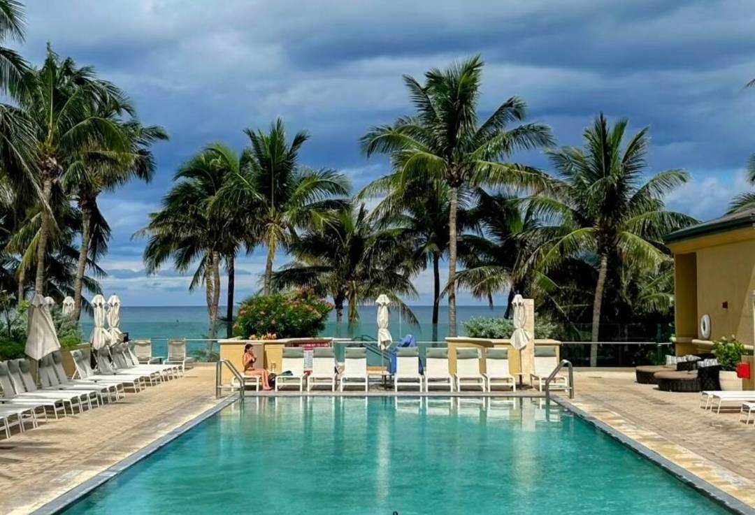 One of a kind exclusive oceanfront 'PRESIDENTIAL PENTHOUSE SUITE' available for LONG term or SHORT term rent.