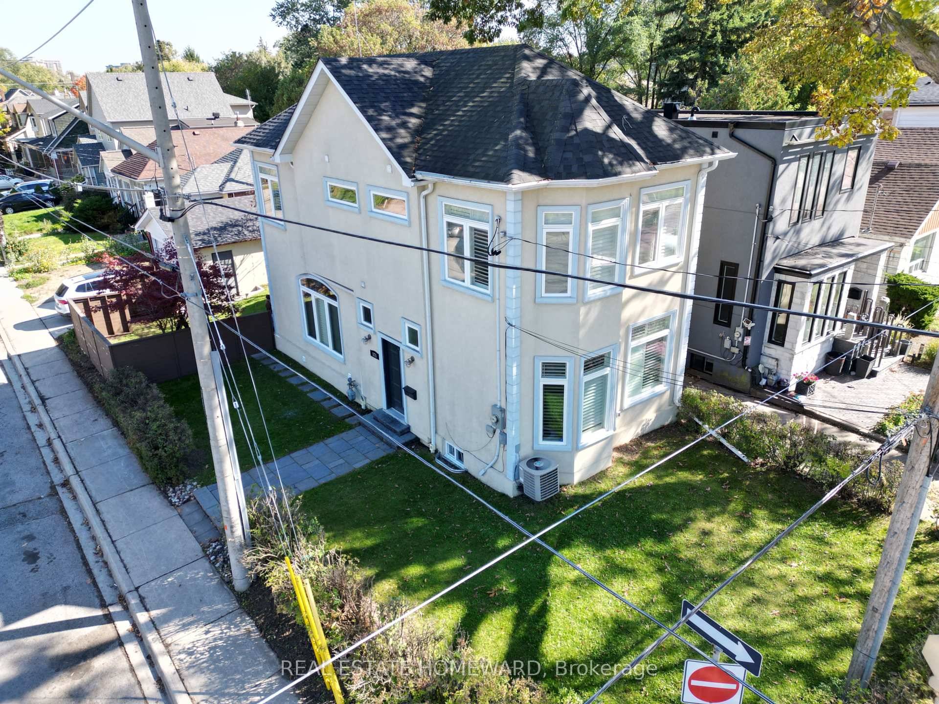Enjoy this bright 3 1 bedroom home featuring large windows, soaring ceilings, pot lights, and hardwood floors.