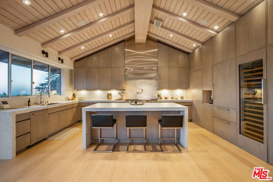 1822 Westridge Rd 5BR Brentwood La