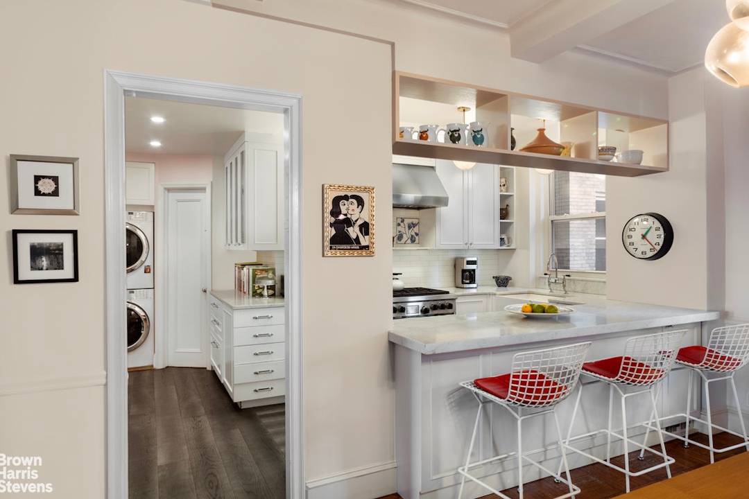Welcome to the Armstead at 245 West 104th Street.