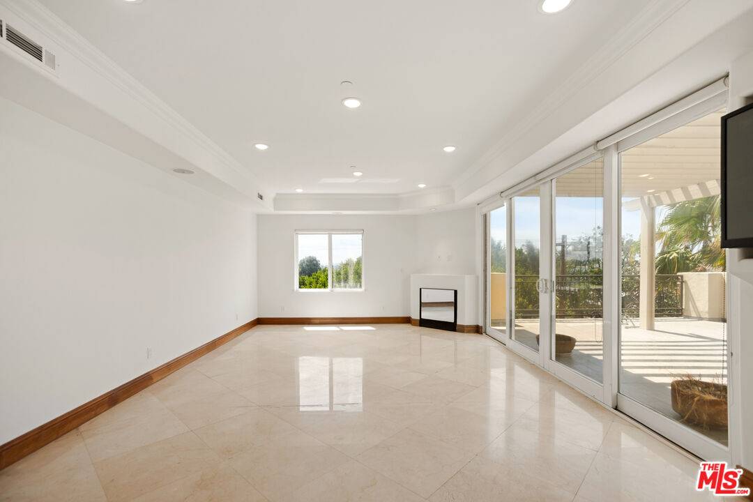 1836  Parnell Ave 3BR Beverlywood La