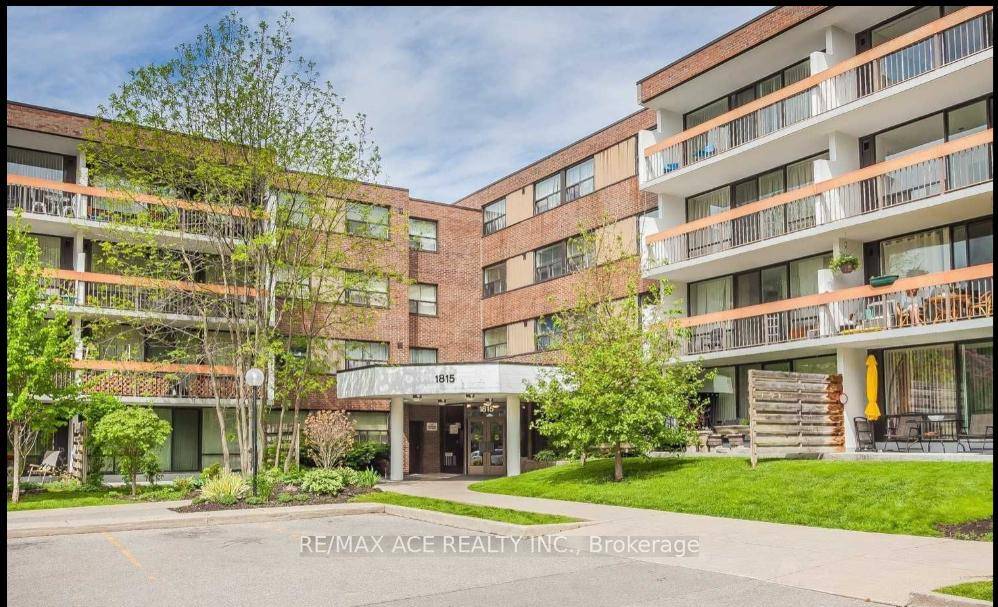 ALL UTILITIES, CABLE AND HIGH SPEED INTERNET INCLUDED IN THE RENT Bright And Spacious Four Bedroom Unit.
