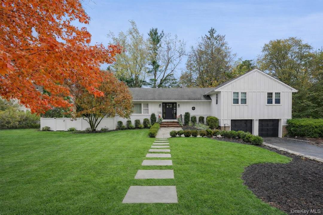 Situated in the coveted Pine Ridge neighborhood of the award winning Blind Brook School District, 10 Carlton Lane is a masterfully renovated and expanded home that seamlessly blends refined luxury ...