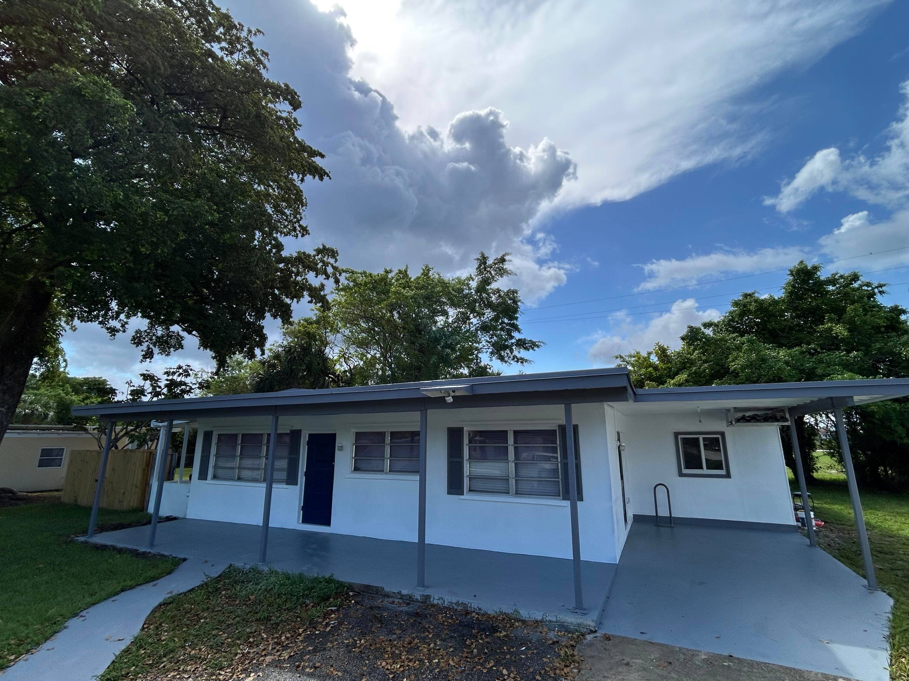Spacious and freshly remodeled 5 bedroom, 3 bathroom home perfect for large family !
