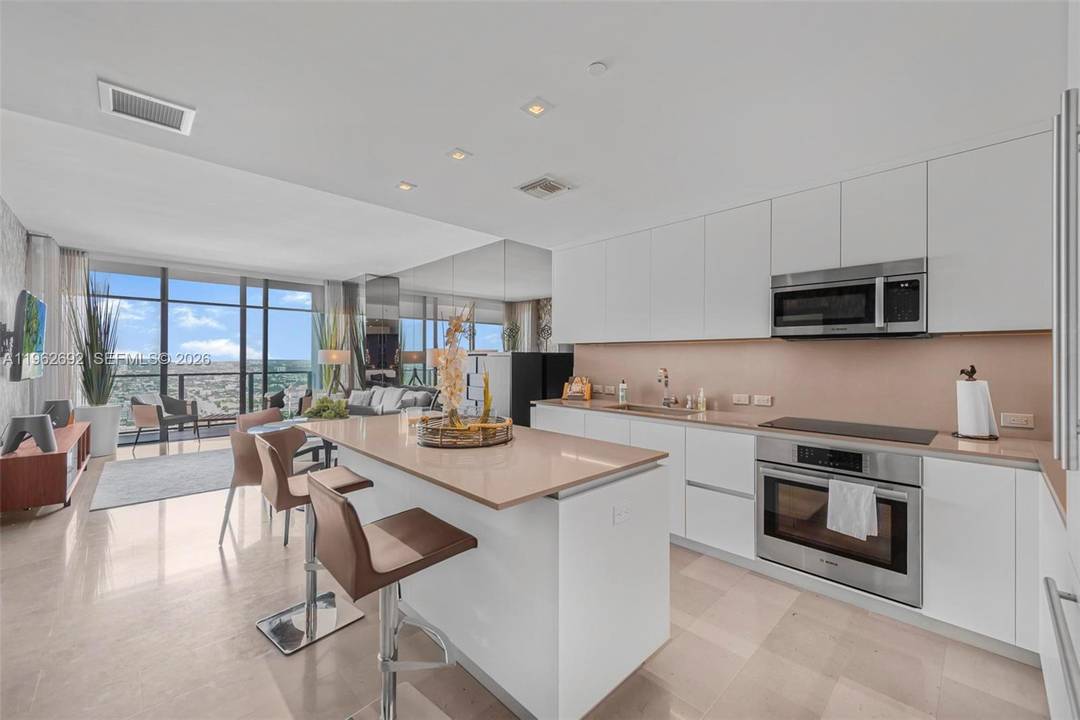 Ready to move in exceptional unit professionally furnished and decorated by Stephen G, in the heart of Brickell City Center with direct access to exclusive shopping mall.
