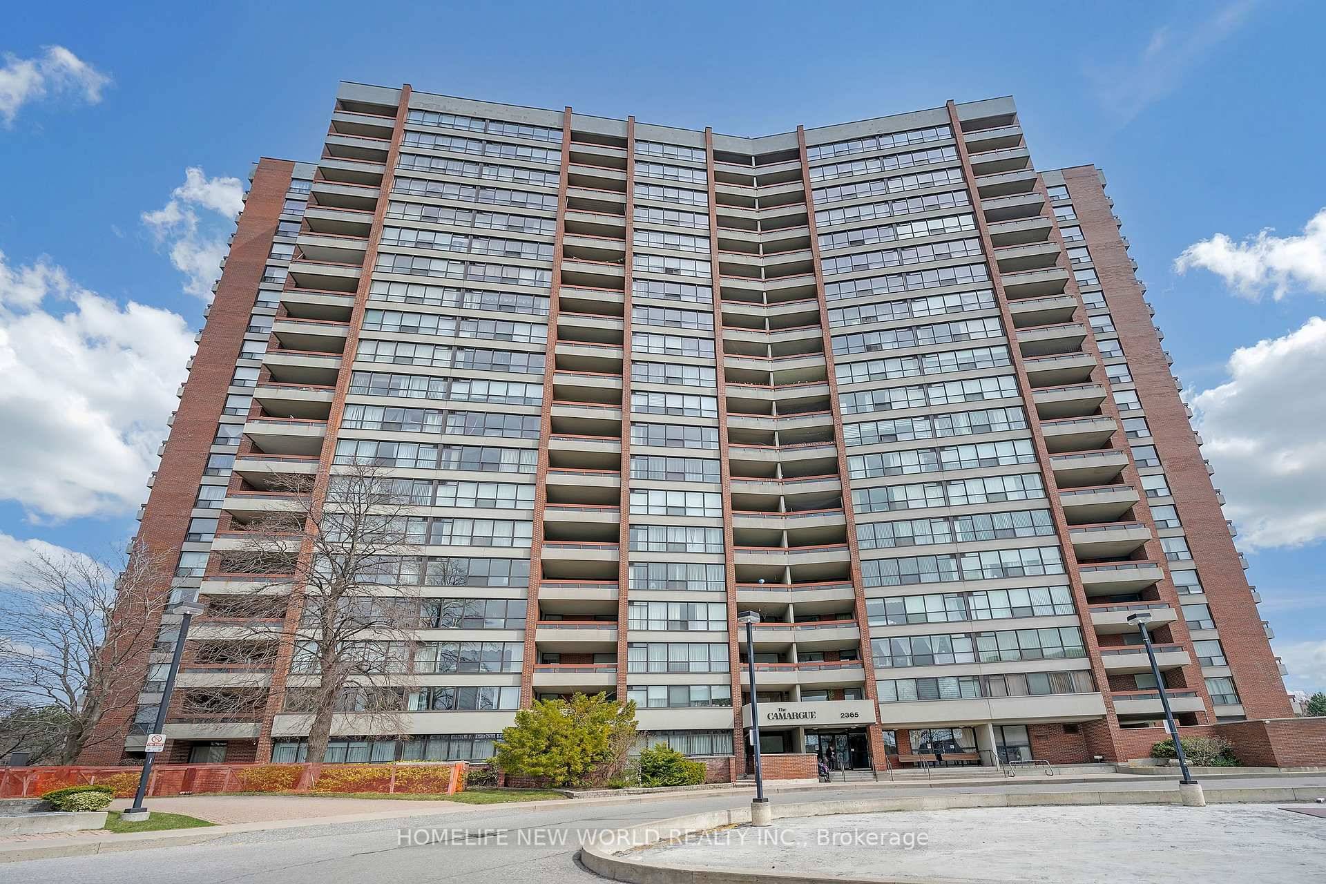 Welcome to a very spacious and Renovated 2 bedroom and 2 bathroom unit.