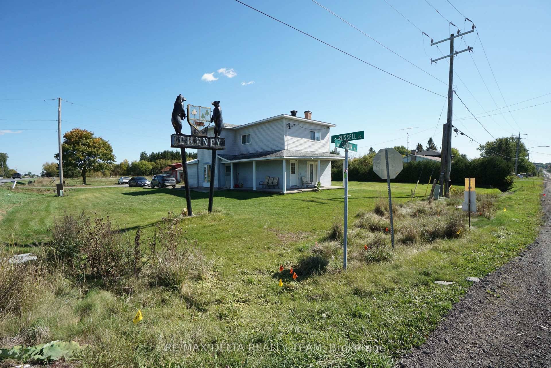 Affordable and updated 2 bedroom 1 full bath upper level apartment with SEPARATE entrance, just 25 minutes from Orleans !