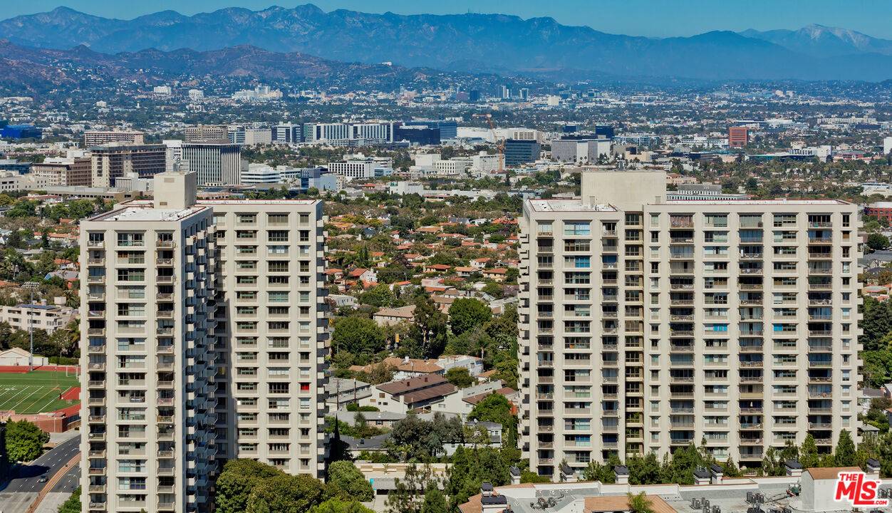 2160 E Century Park East Park 1BR Beverlywood La