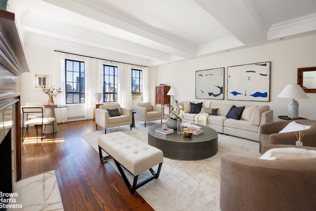 A true Home in the Sky ! Perched high on the 19th floor, Residence 19CD is a classically elegant, light and view filled home at the renowned pre war Park ...