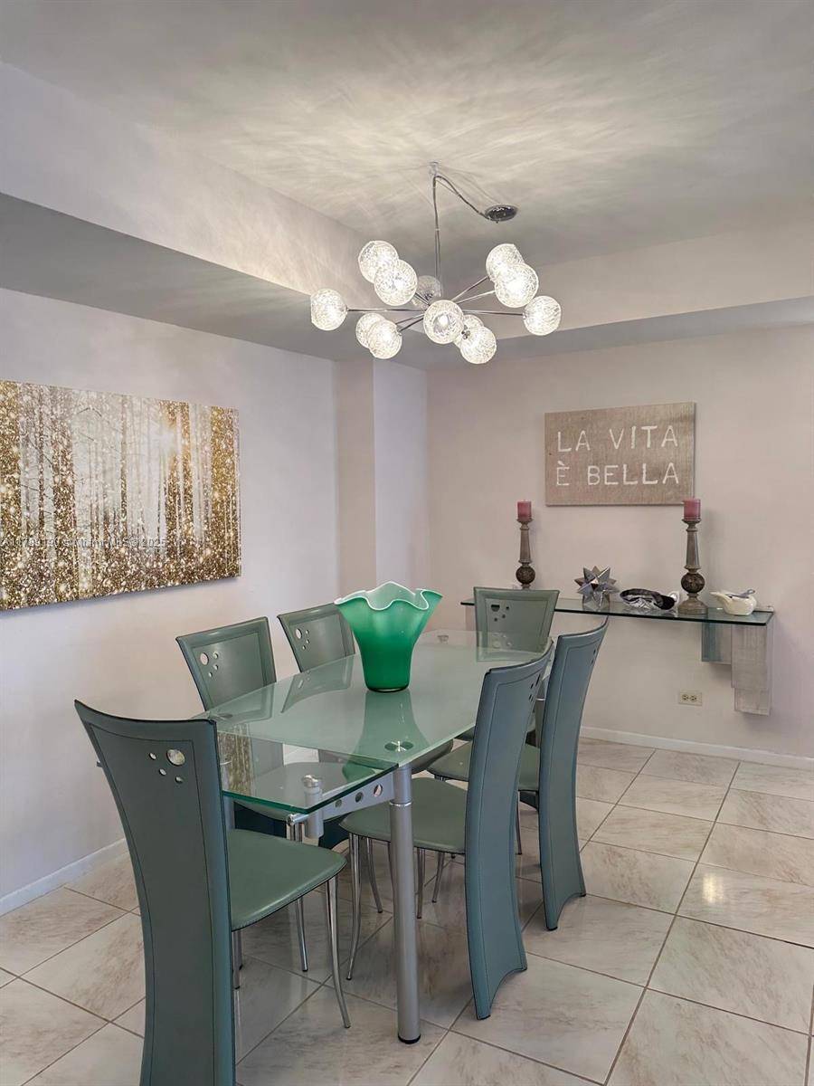 Spacious beautiful apartment in booming Sunny Isels Beach.