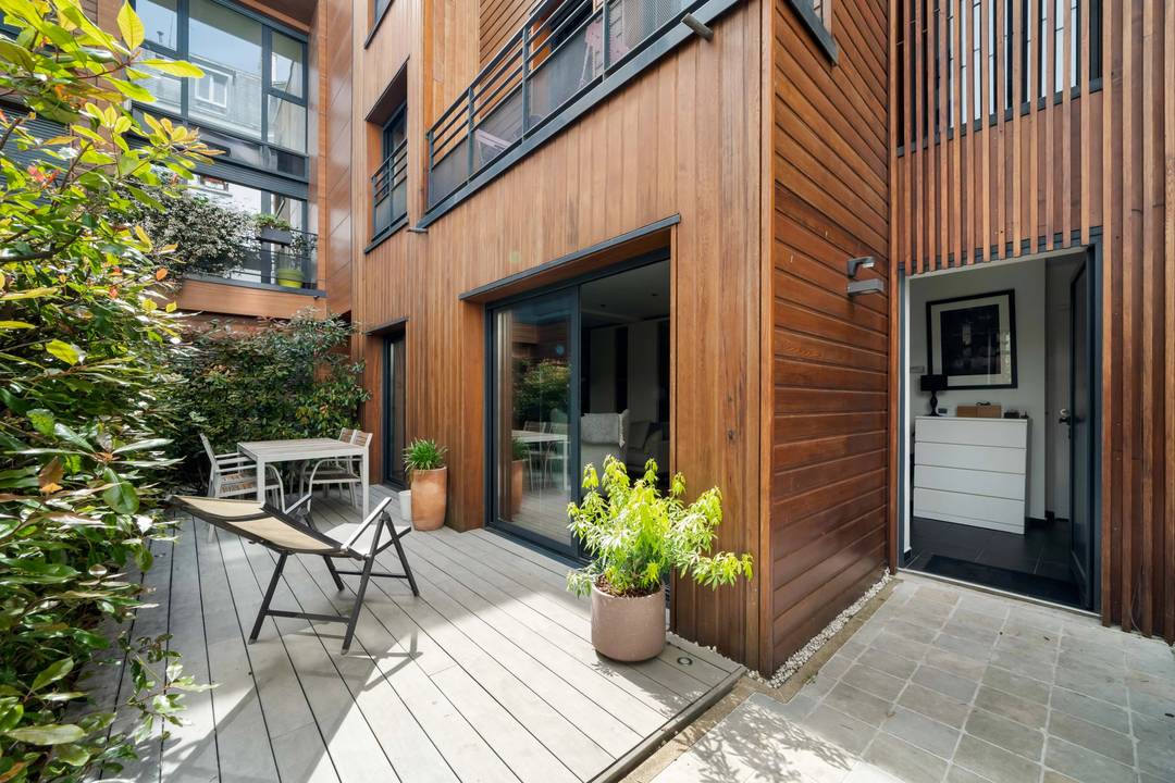 Contemporary 4-Bedroom House in Paris 14ème