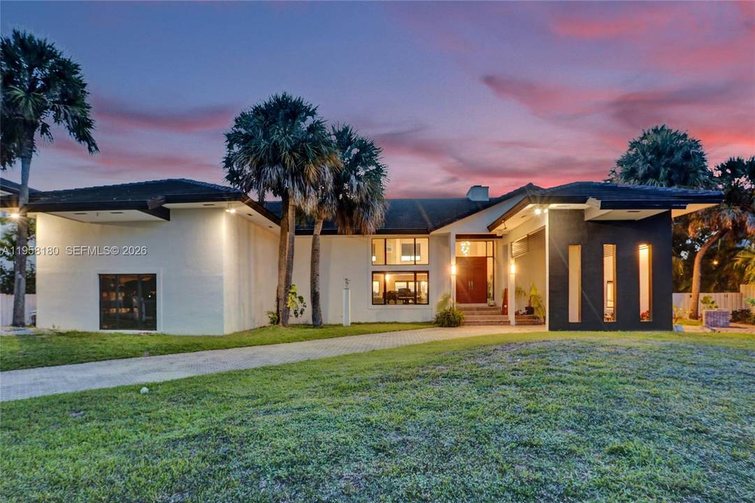 This... isn t your typical Miami waterfront home.