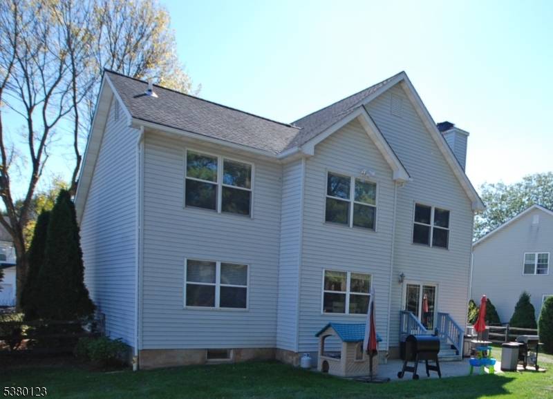 COMING SOON ! April 25th noon.