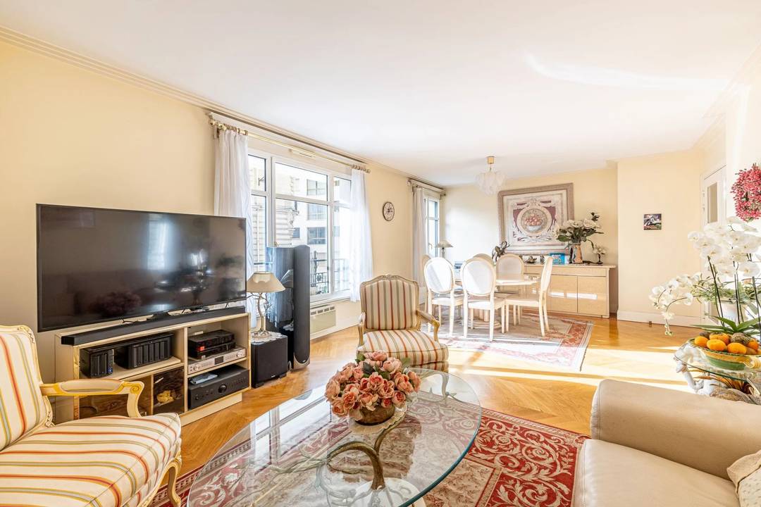 PARIS VII - APPARTEMENT DE STANDING - 2 CHAMBRES - PARFAIT ÉTAT