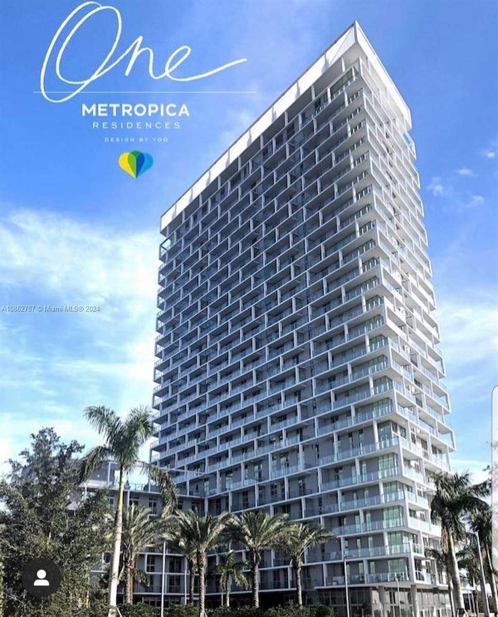 1 Bedroom, 1. 5 Bath plus Den, and 1 extra Assigned parking space valued at 25k Best Price METROPICA A master planned community located in Sunrise next to Sawgrass Mills ...