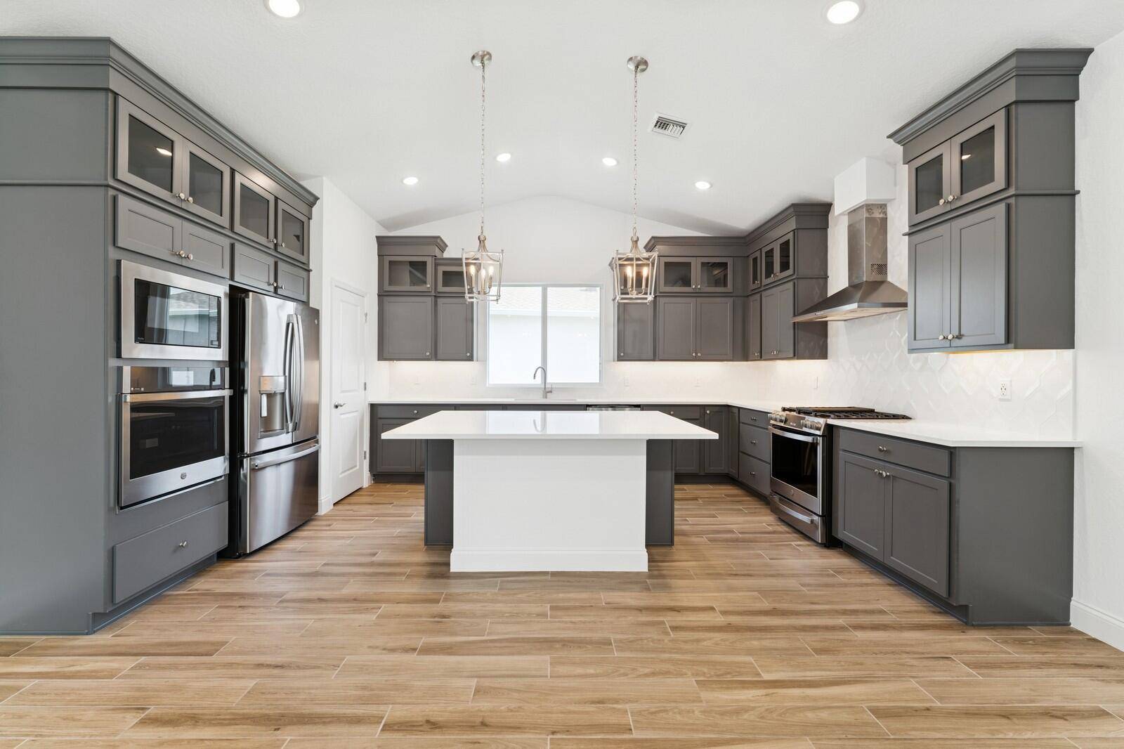 Take advantage of epic savings on this move in ready Taylor model home !