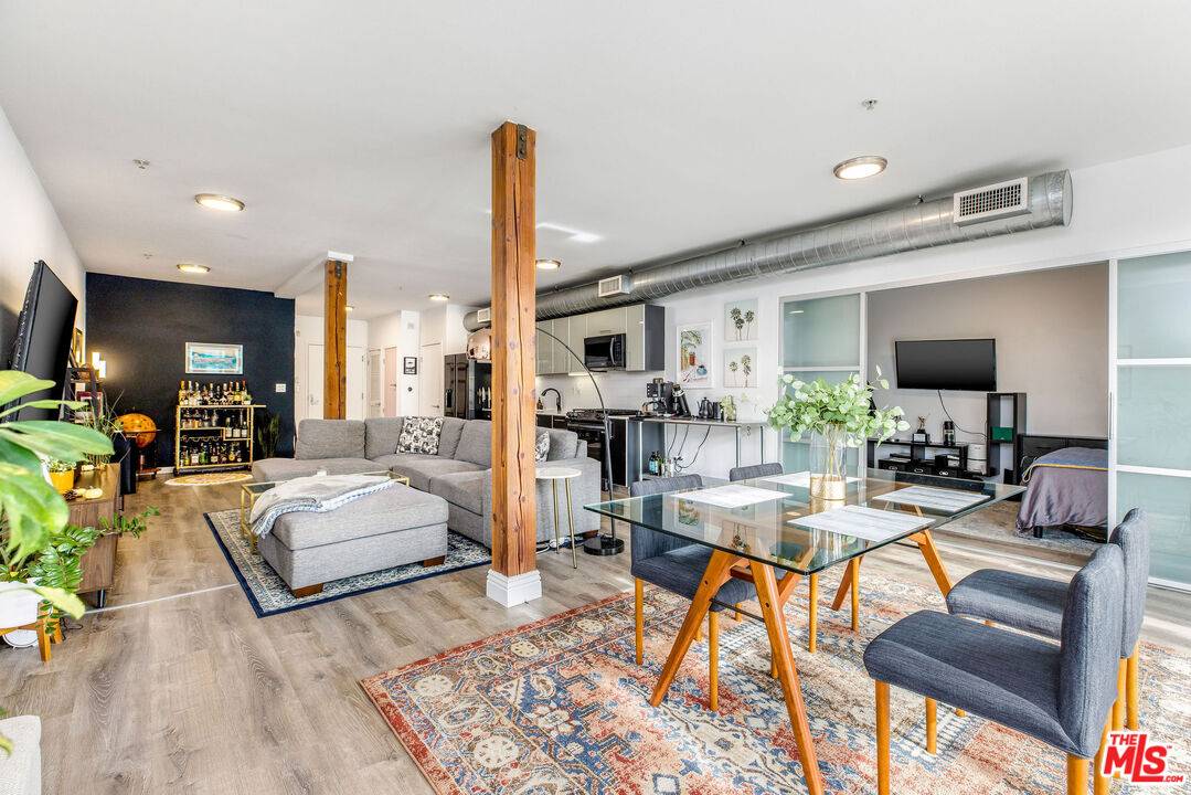 4215   Glencoe Ave 1BR Marina Del Rey La