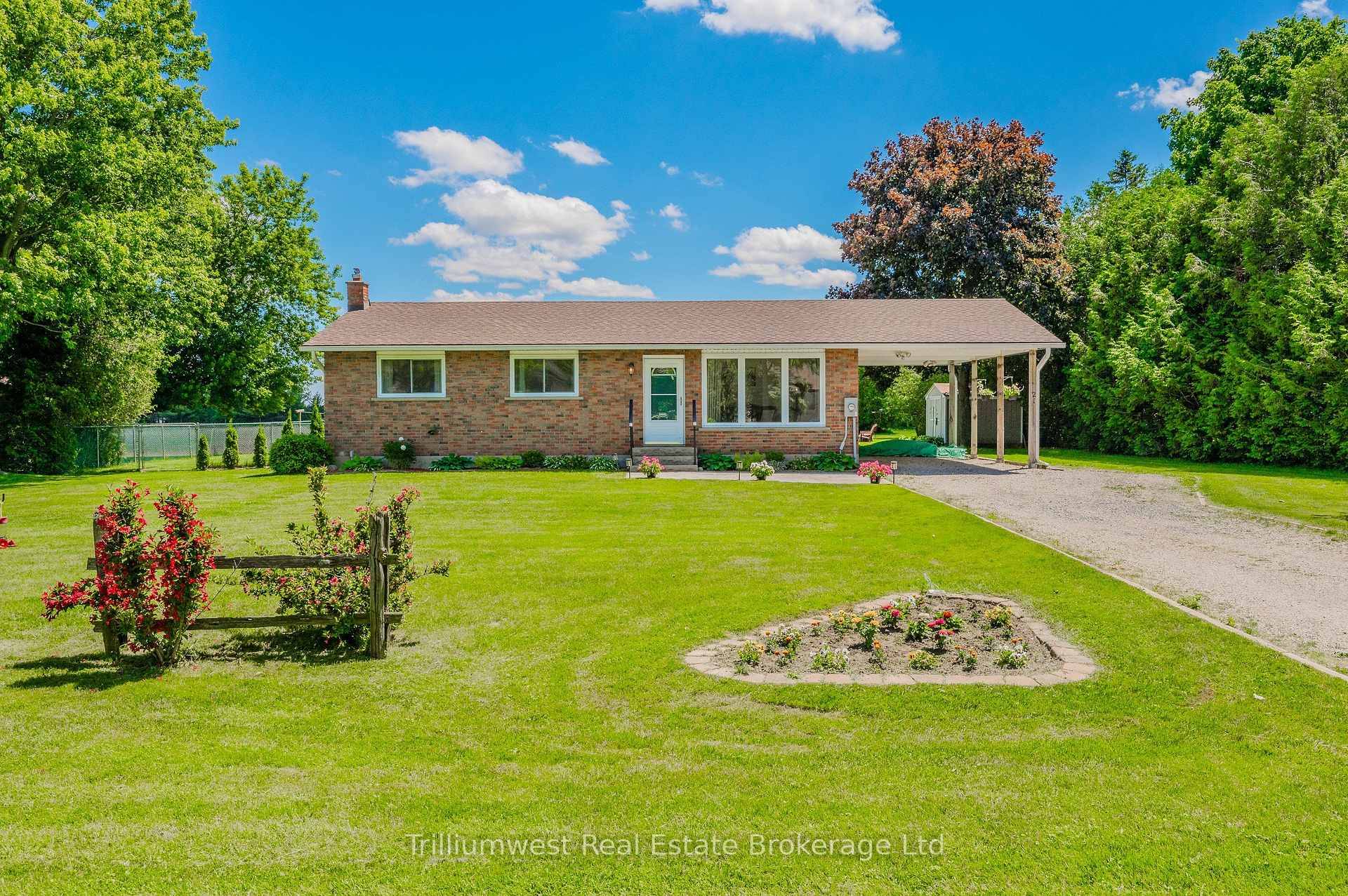 Welcome to your dream home in the quaint village of Princeton !