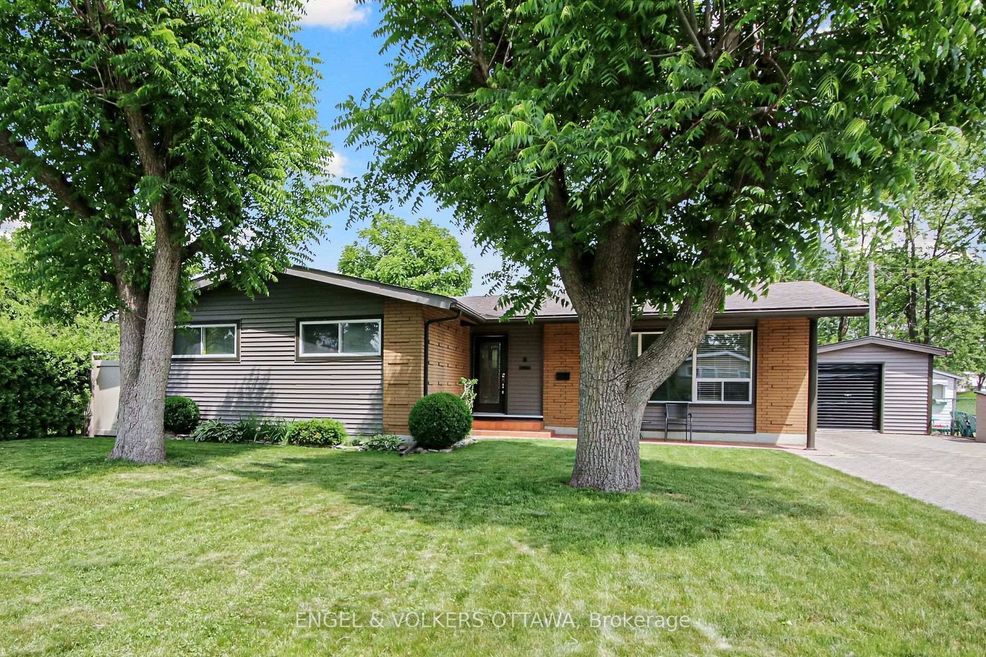 This well maintained bungalow is spotless and it is situated on a fabulous lot backing a park.