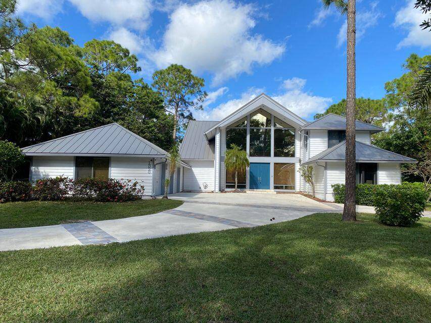 Experience Luxury Living in the Gated Community of Ranch Colony at 1328 SE Colony, Jupiter, Florida !