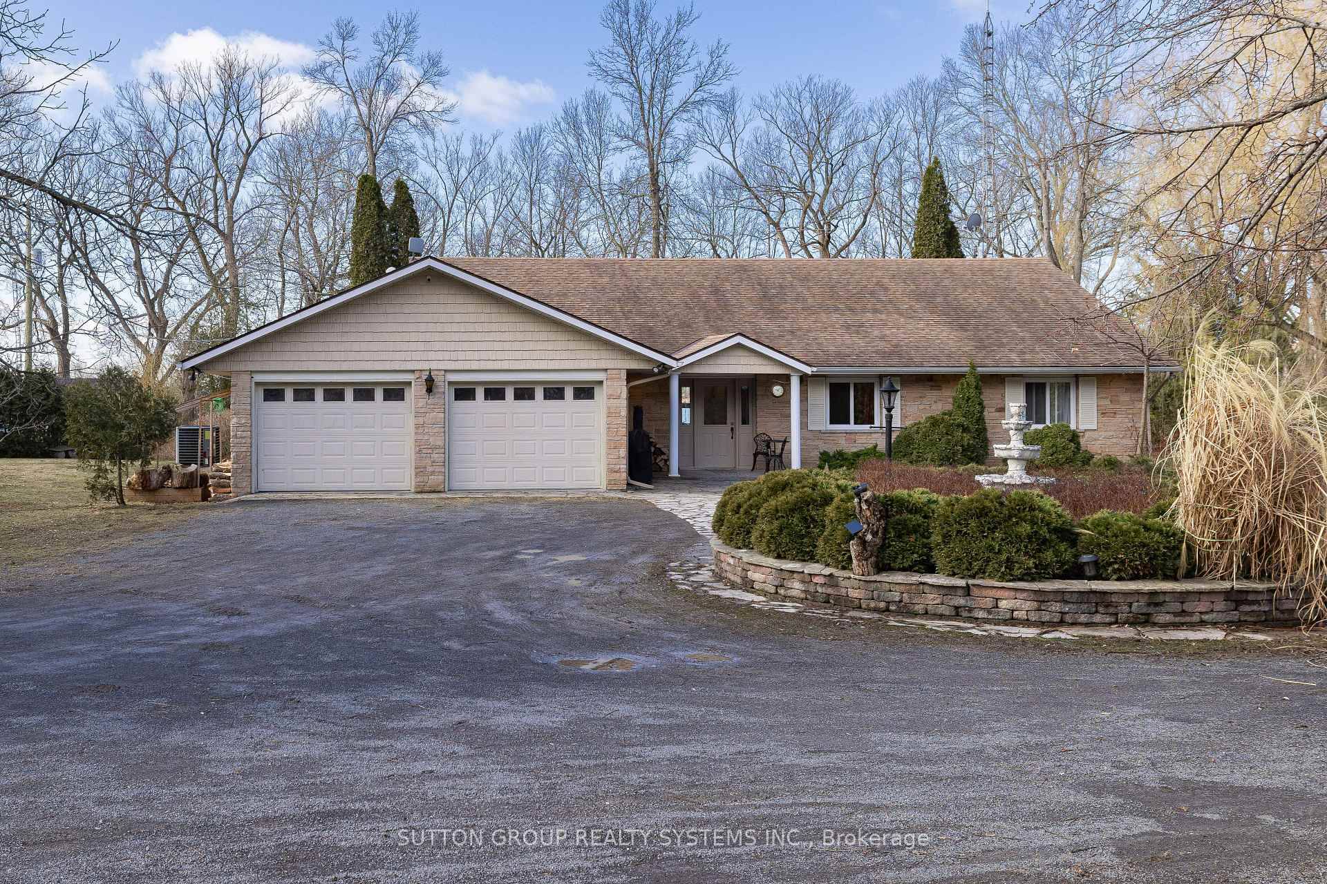 Enjoy quiet recreational living on this gorgeous waterfront property.