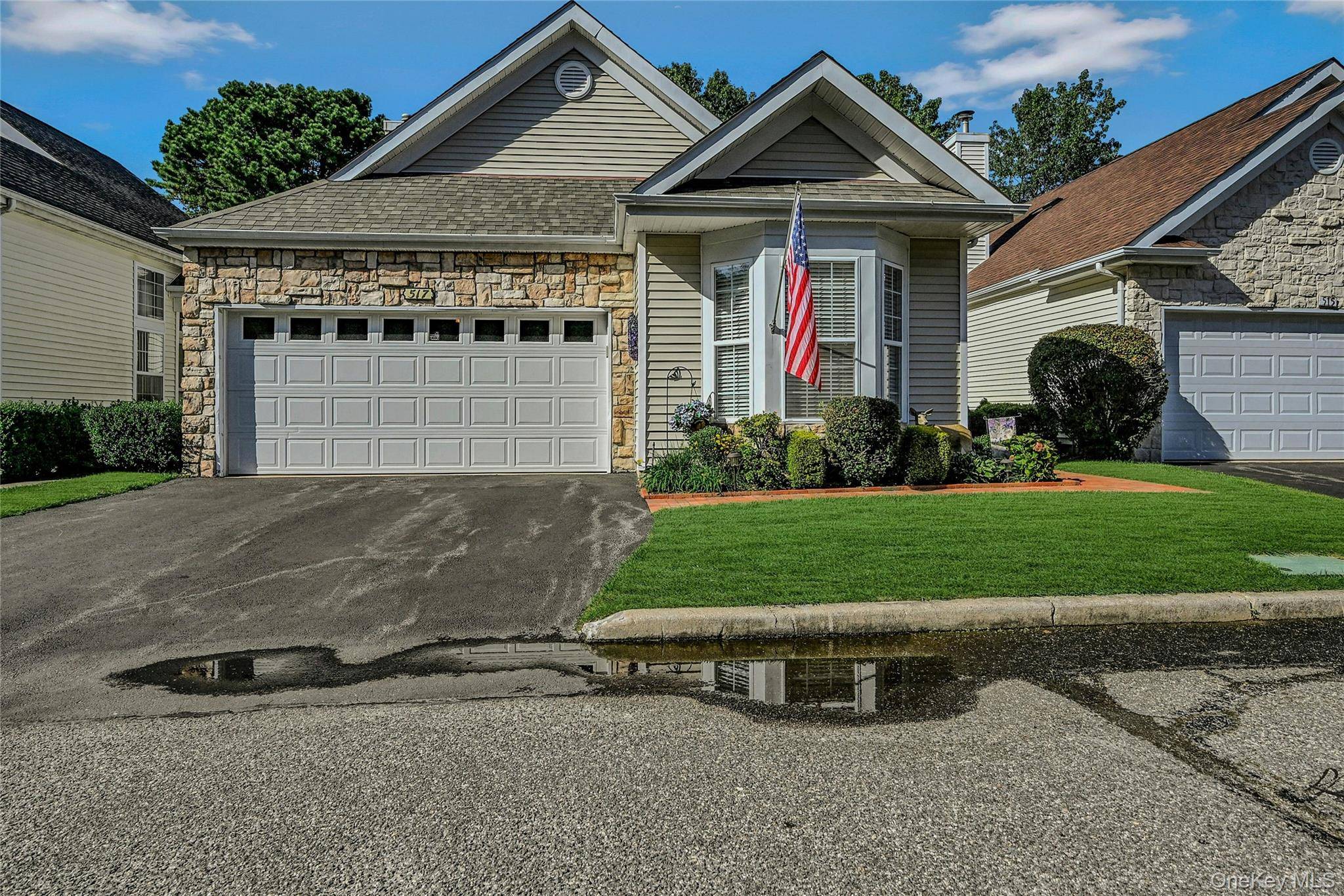 Beautiful Maidstone model in Ridge s premier 55 gated community Leisure Glen.
