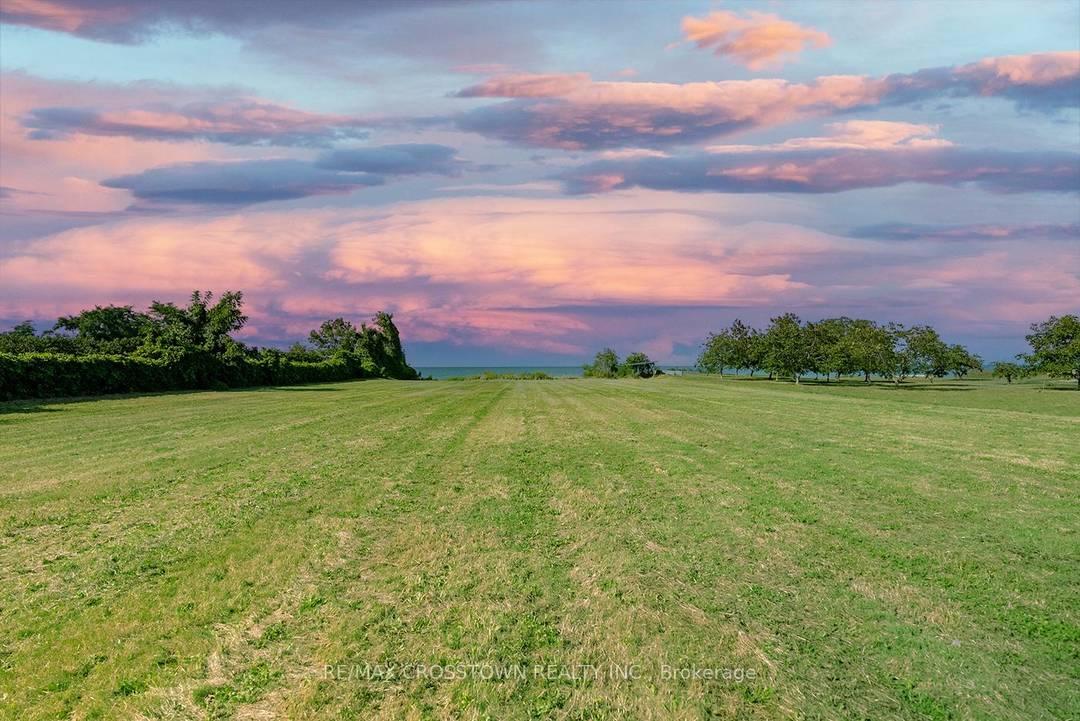 What is the best waterfront estate land in Lincoln Ontario right now ?