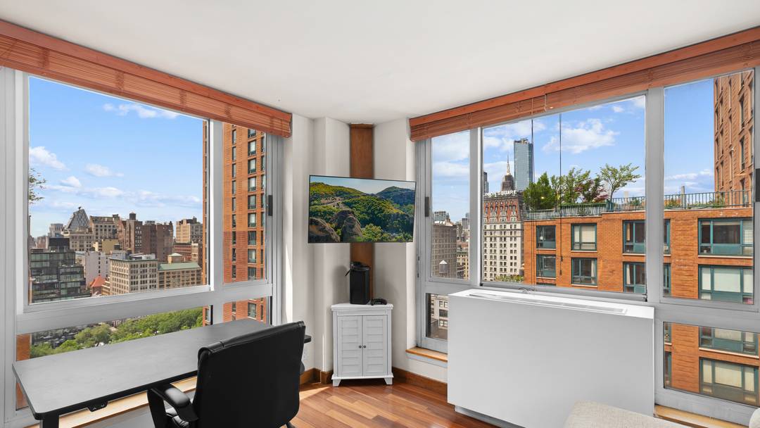 Located in a prime area, this beautiful 1 bedroom apartment offers the perfect balance between urban convenience and upscale living.