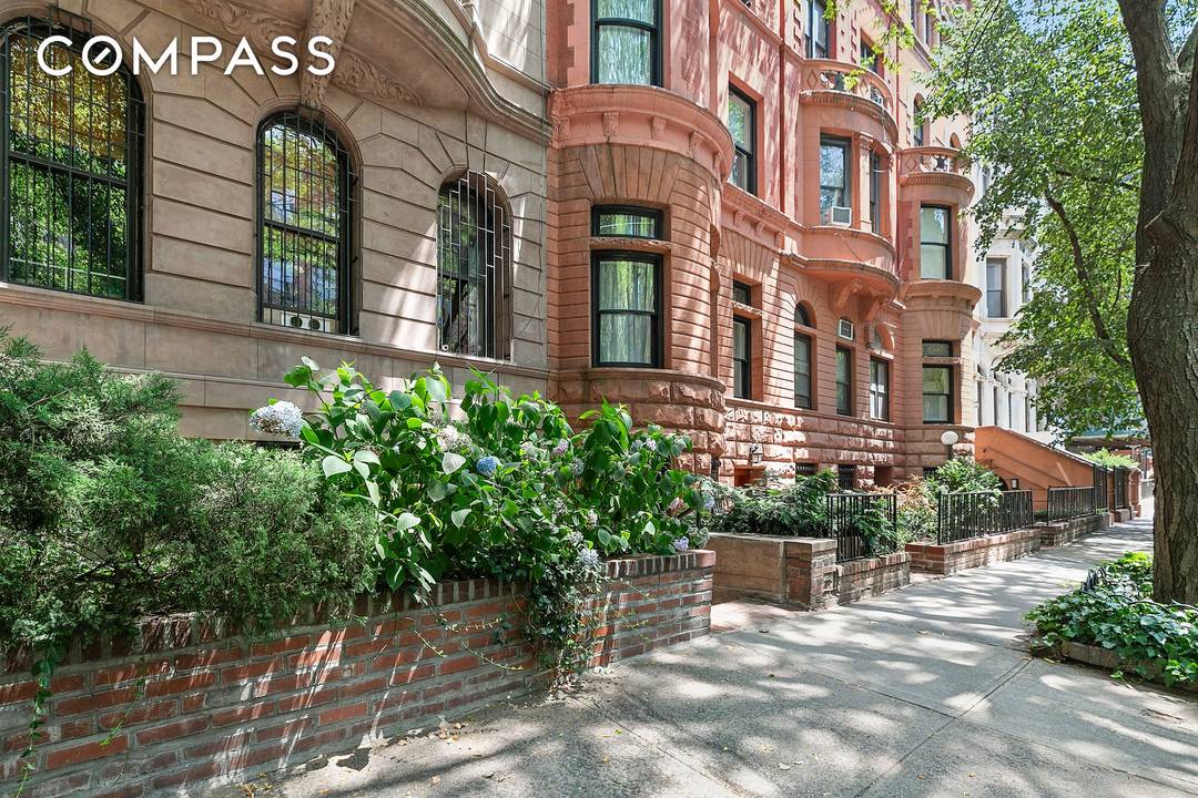 Prime Upper West Side Brownstone Duplex 55, 000 price drop for contracts signed by Christmas !