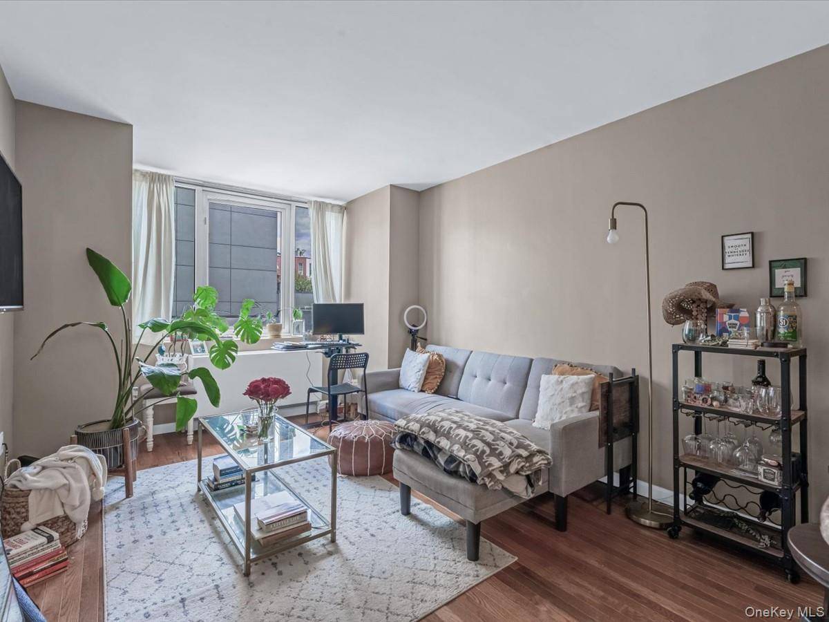 Spacious one bedroom condo featuring two deeded rooftop cabanas joined together as one expansive private outdoor space with open city views !
