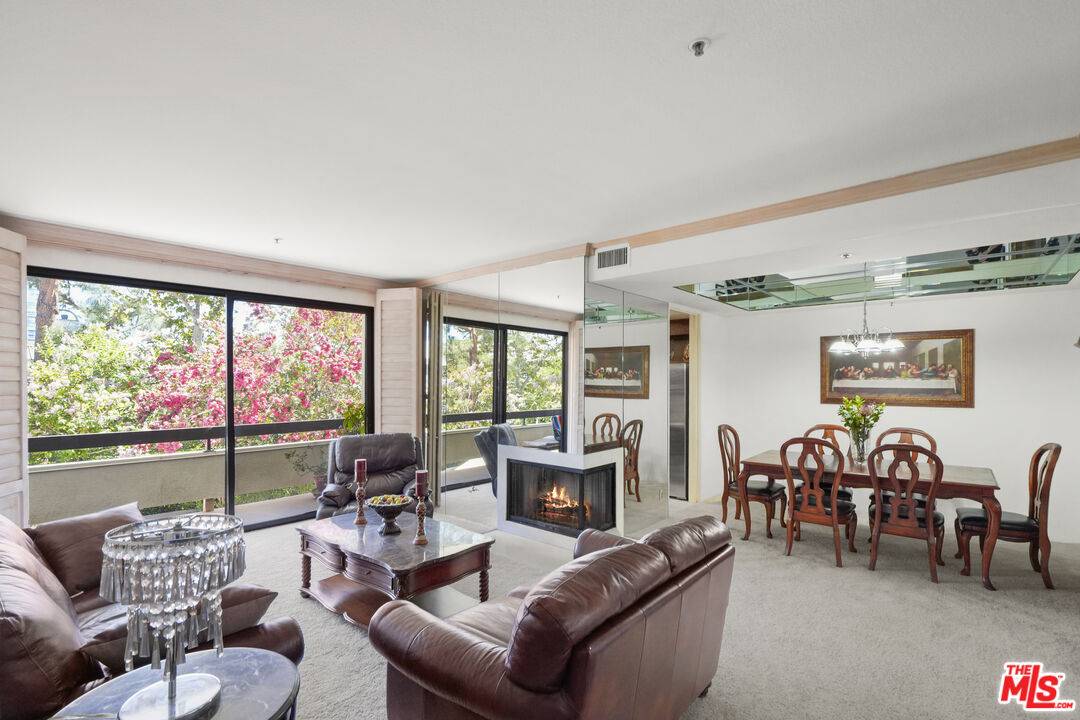 2102   Century Park Ln 2BR Beverlywood La