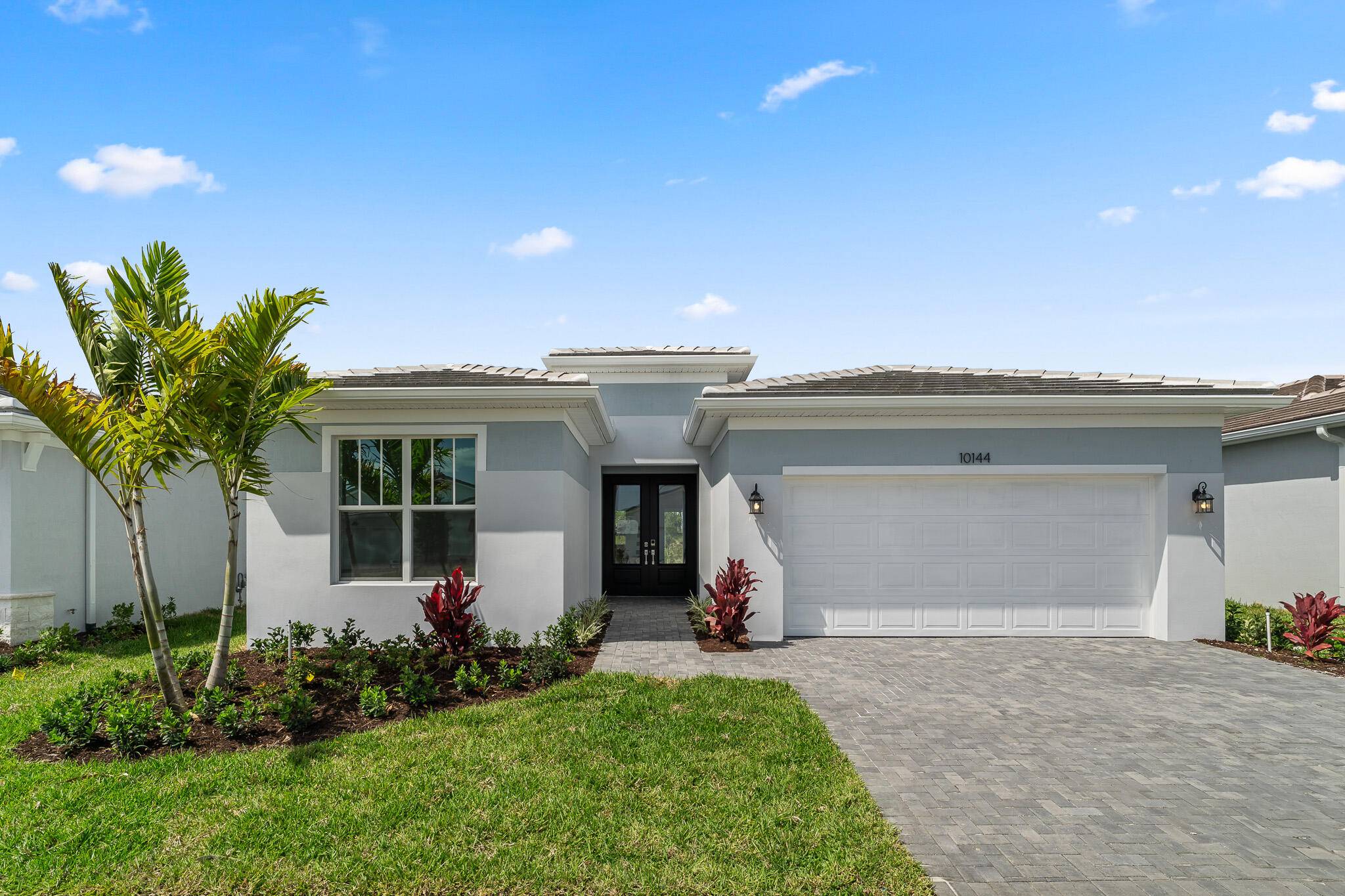 The beautiful 1, 708 square foot Willow floorplan offers the Tranquility collection at Telaro with a floorplan rich in style and livability.