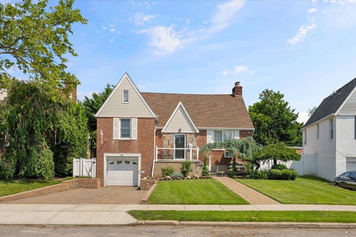 This solid and stylish home features 3 bedrooms, 2 full baths, and thoughtful updates throughout.