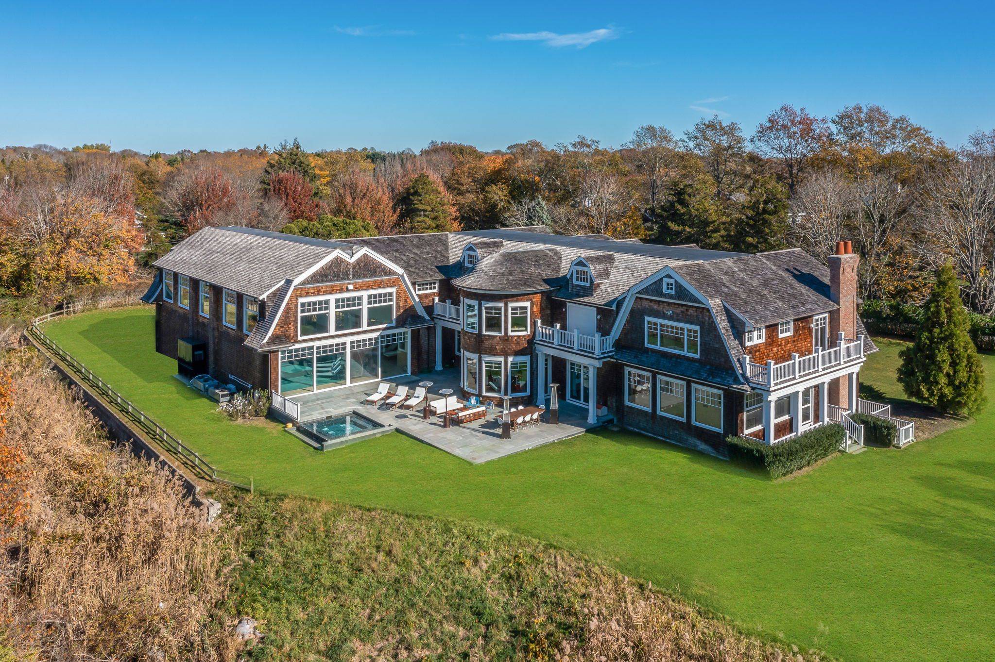 Resort-like Escape with incredible convertible pool